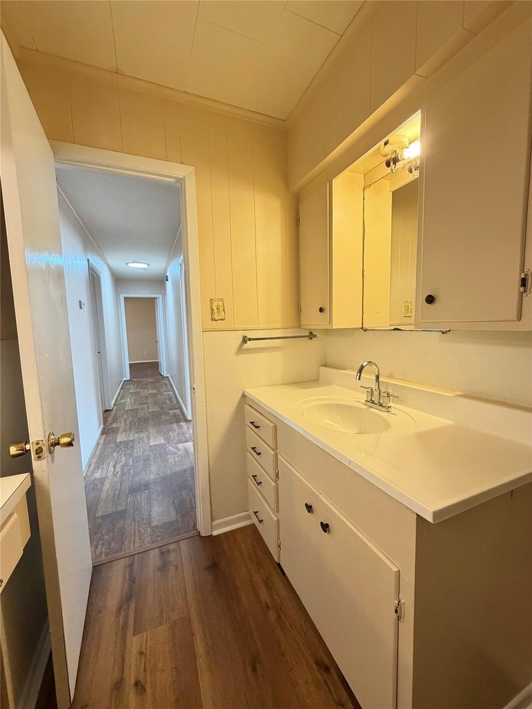703 W 4th Street - Photo 11