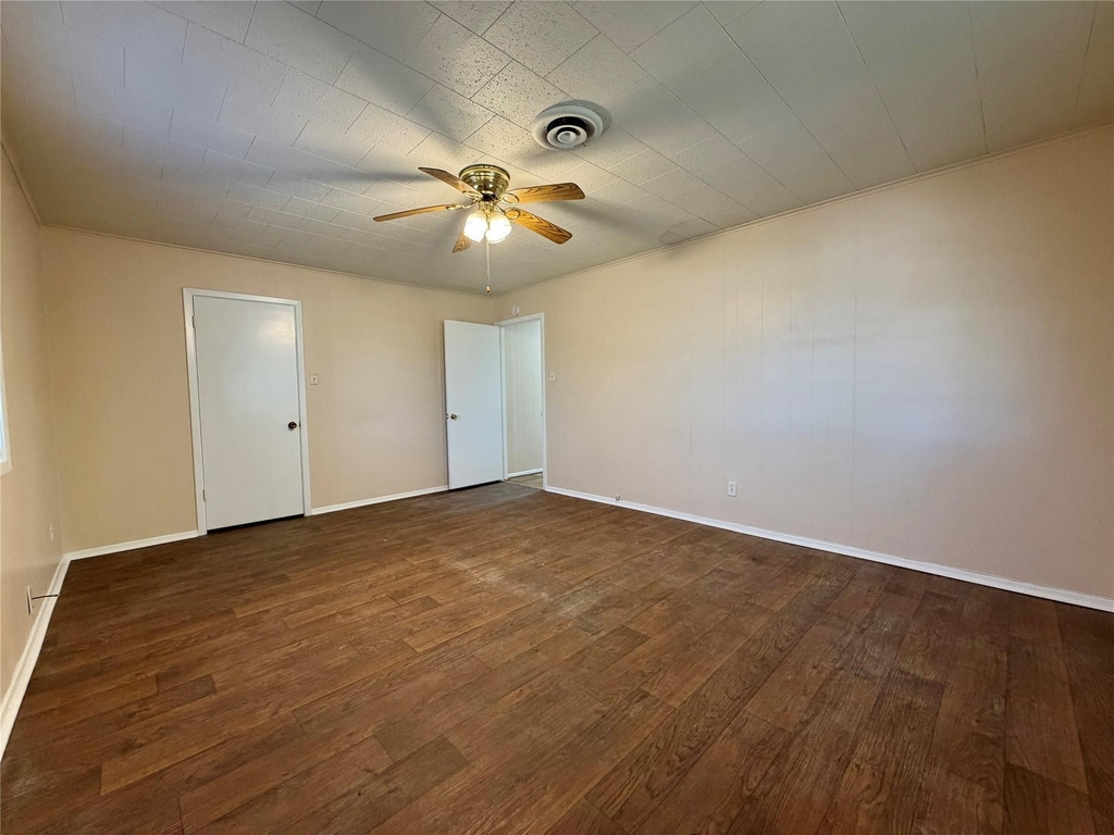 703 W 4th Street - Photo 19