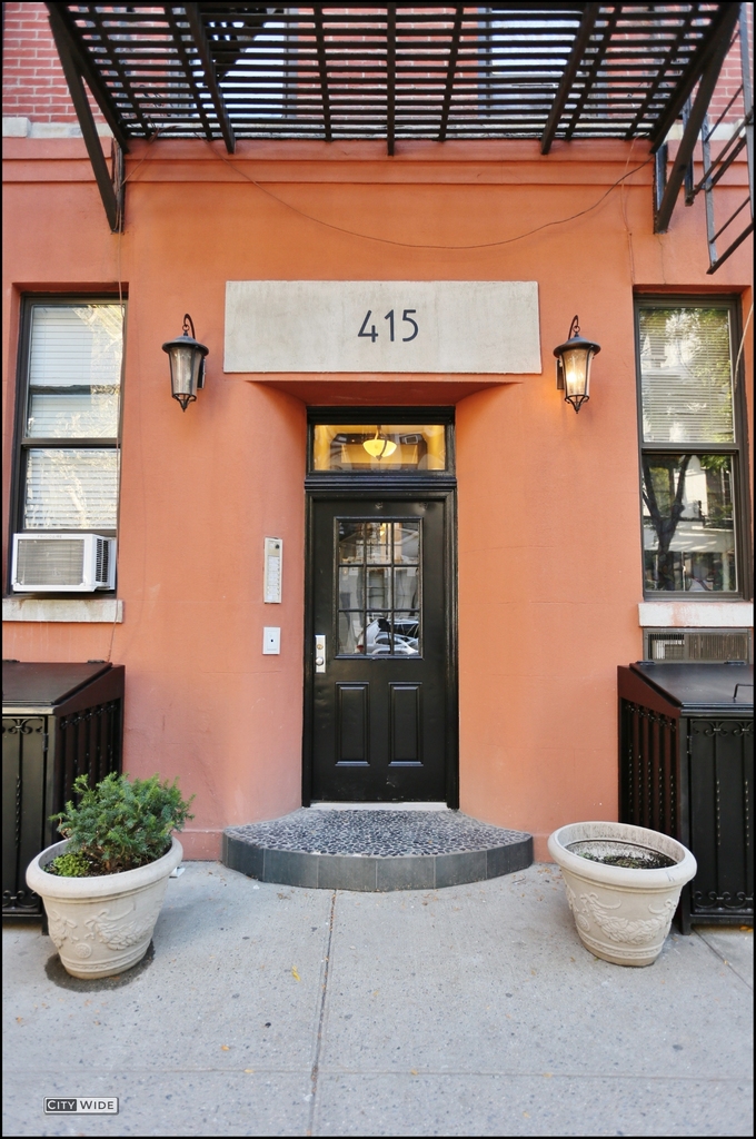 415 East 78th Street - Photo 4