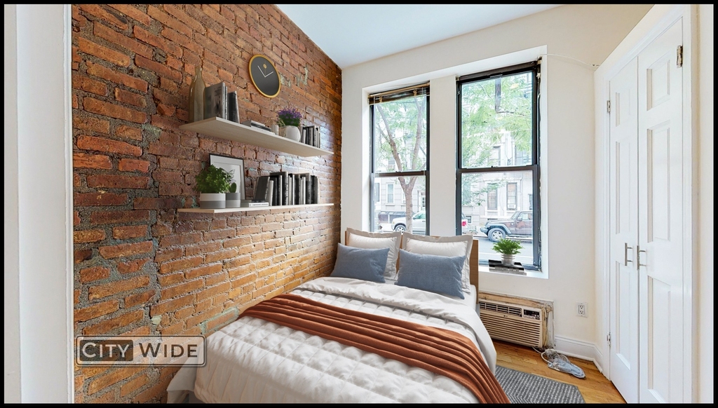 415 East 78th Street - Photo 1