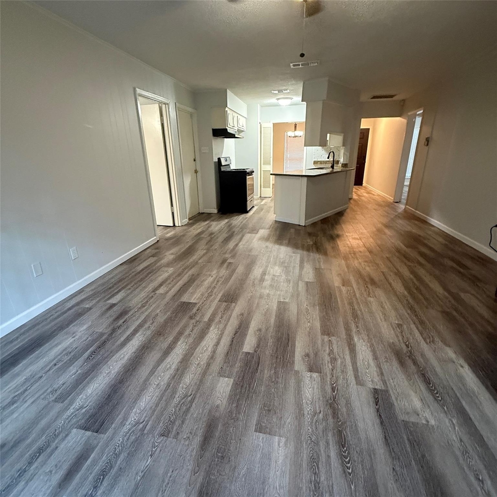11722 Mclain Boulevard - Photo 0