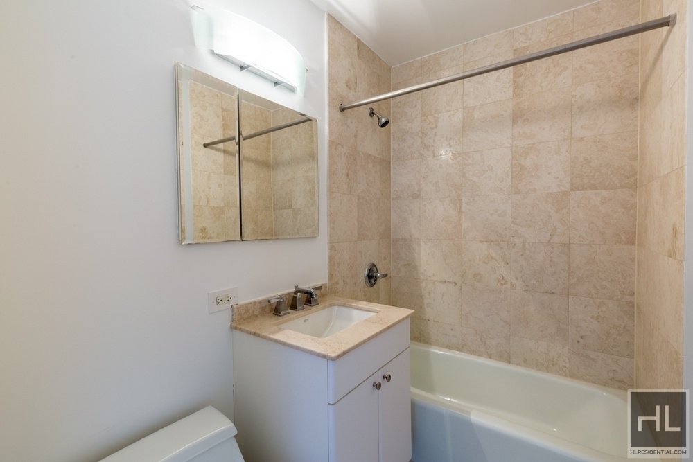 West 48 Street - Photo 4