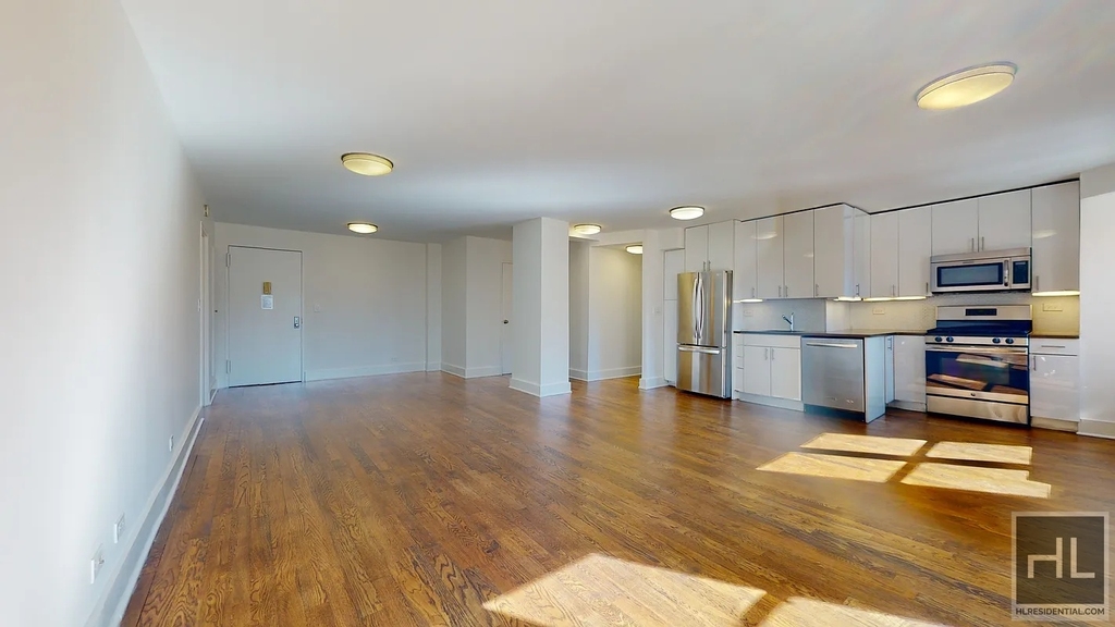 East 63 Street - Photo 1