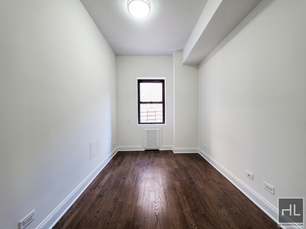 East 57th Street - Photo 10