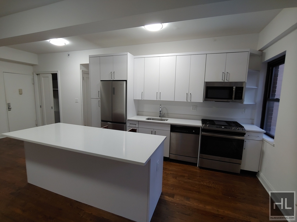 East 57th Street - Photo 6