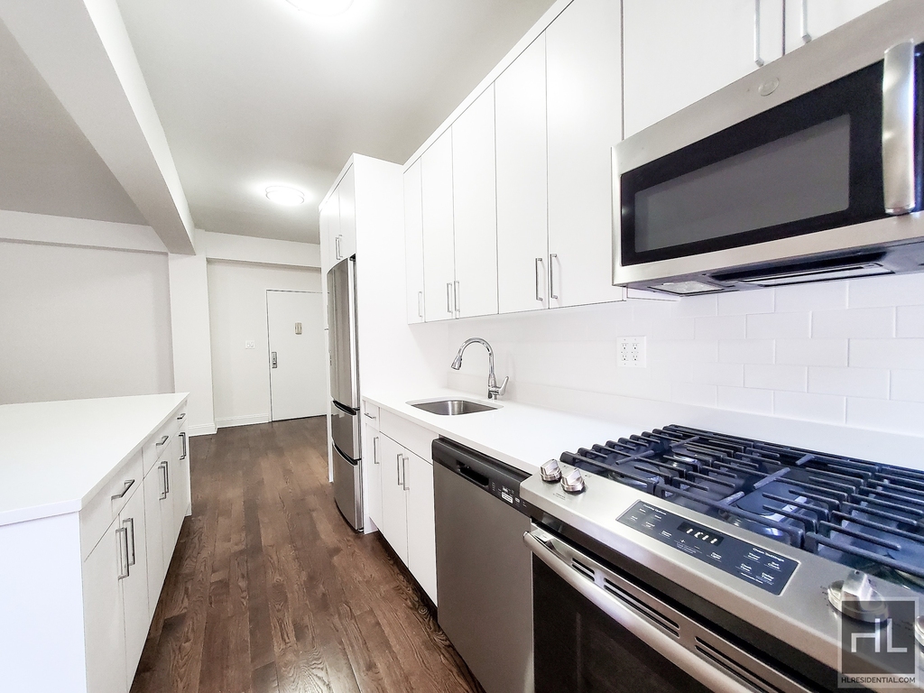 East 57th Street - Photo 15