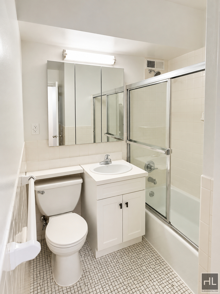 York Avenue - Photo 2