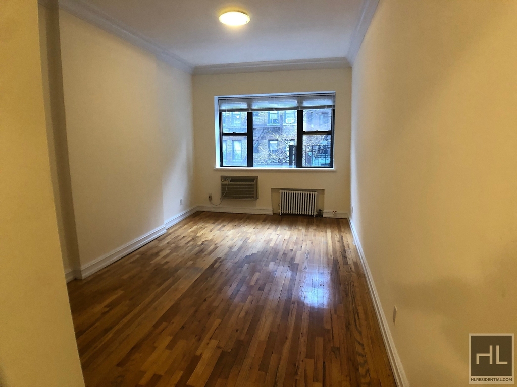 East 84 Street - Photo 0