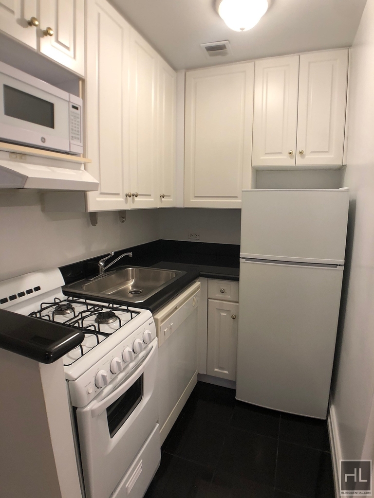 East 84 Street - Photo 2