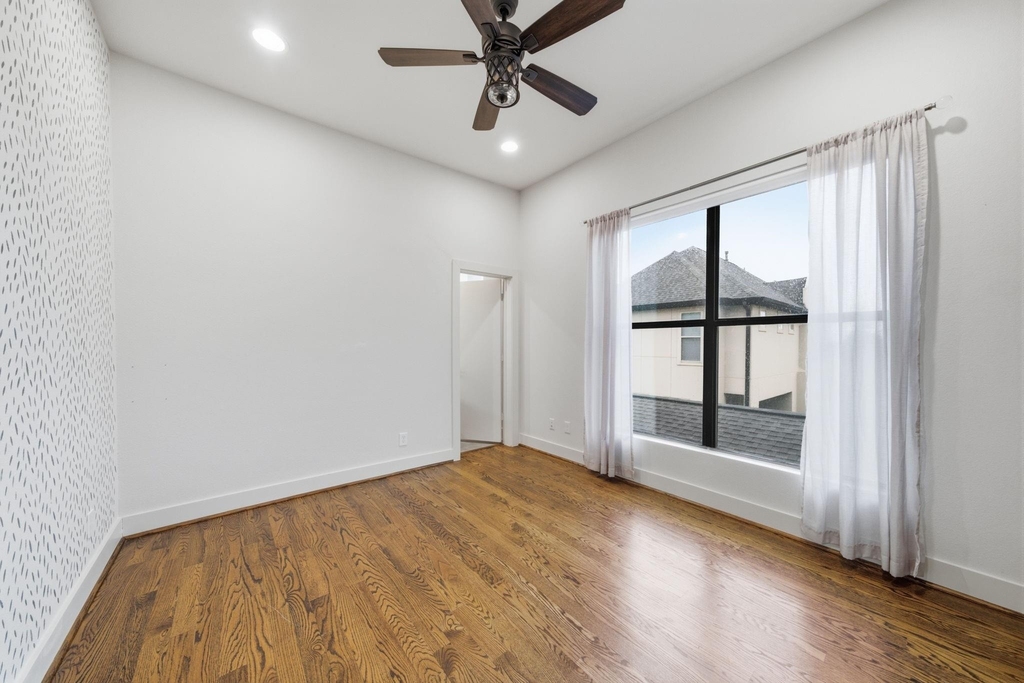 1215 Summer Street - Photo 17