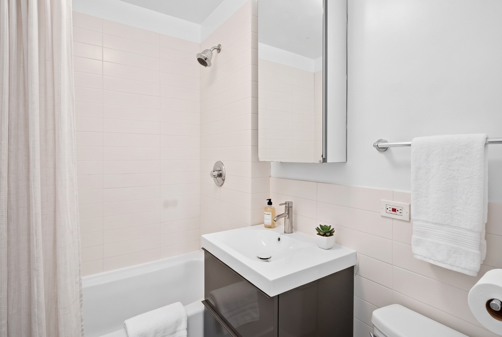 2270 Frederick Douglass Boulevard - Photo 3