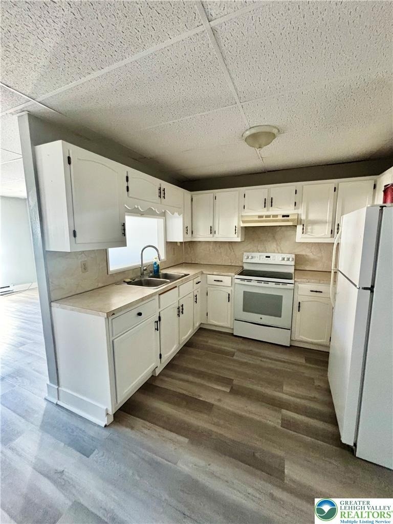210 Main Street - Photo 3
