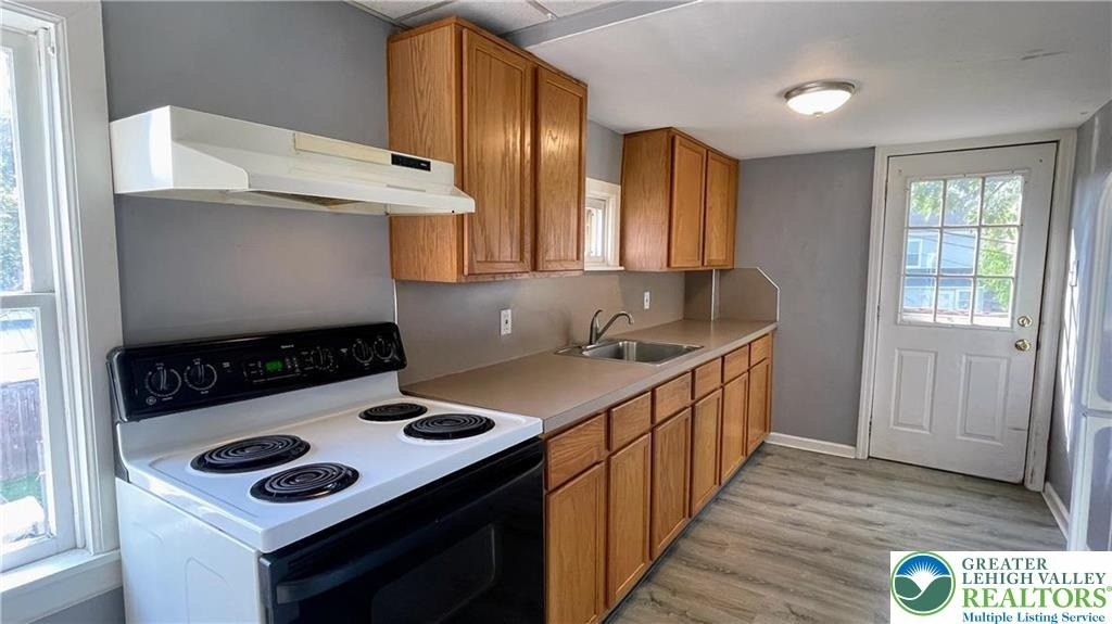 33 W Garrison Street - Photo 2