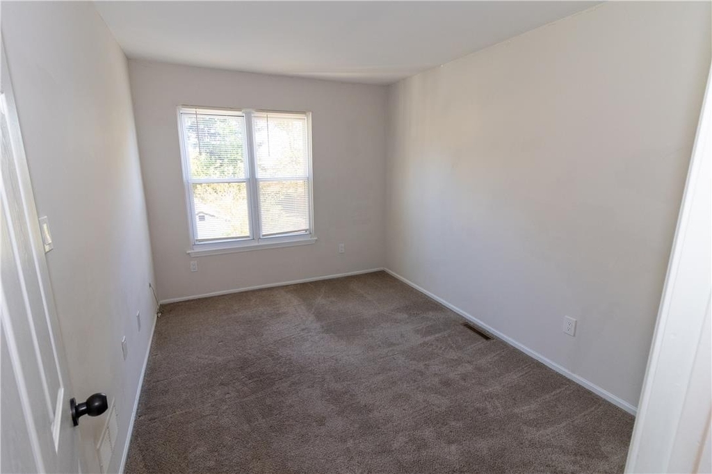 1619 Shenandoah Court - Photo 11