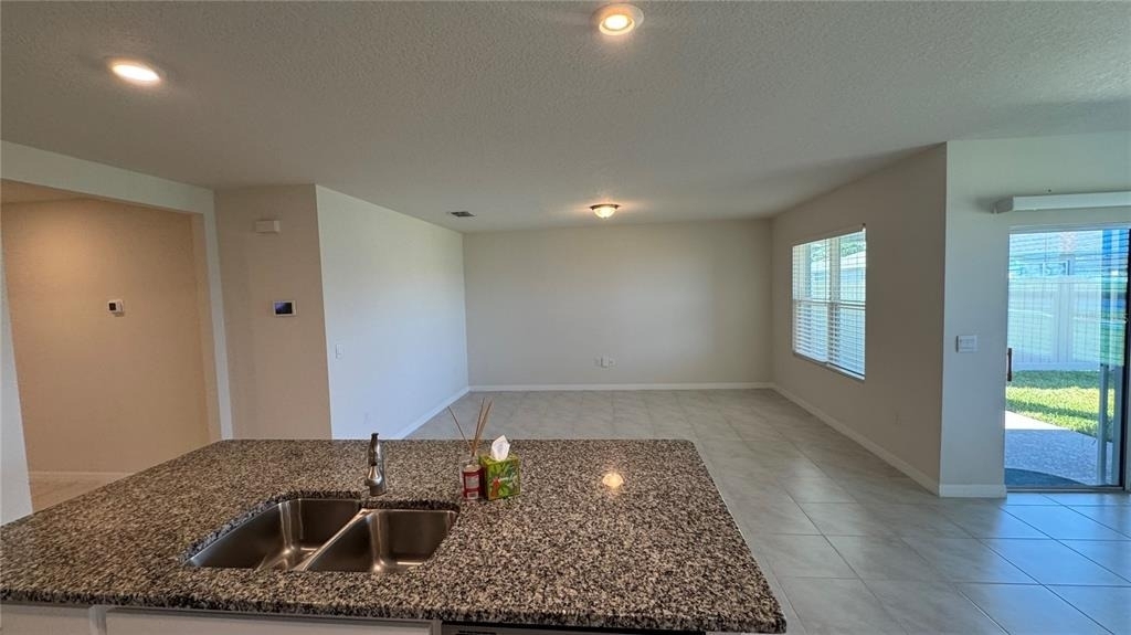 430 Tanis Avenue - Photo 2