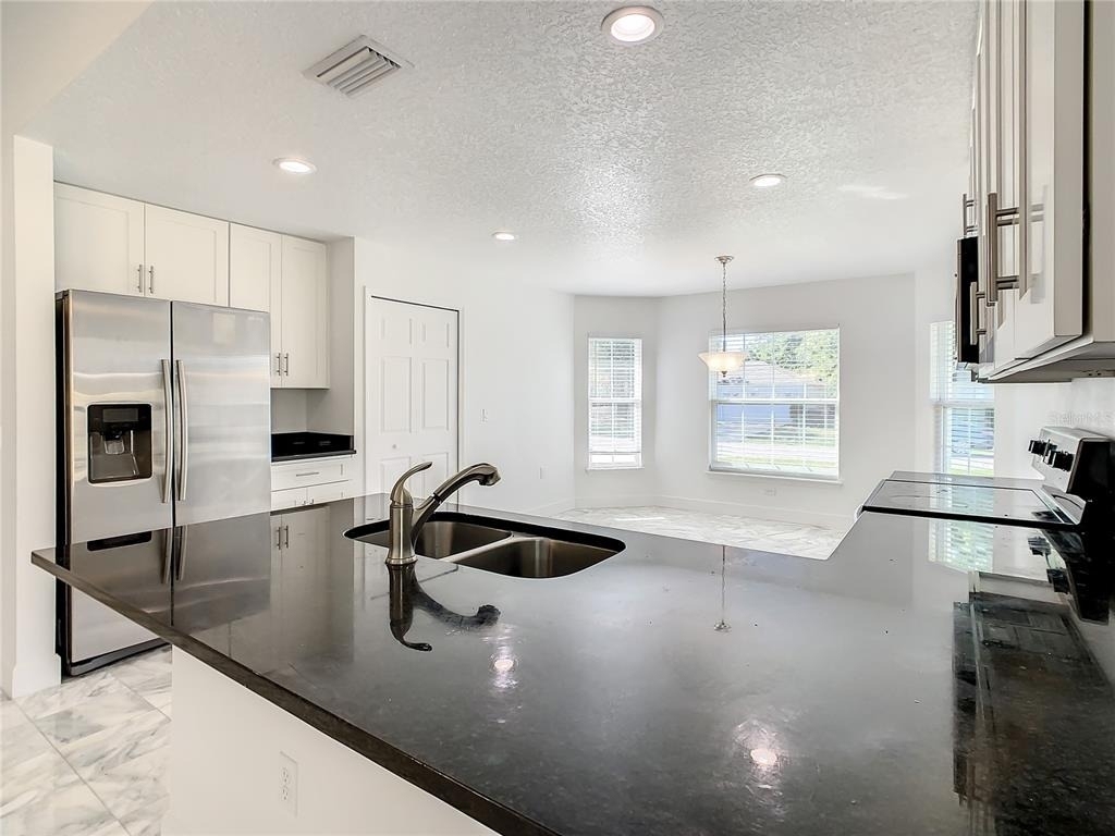 438 Jay Court - Photo 2