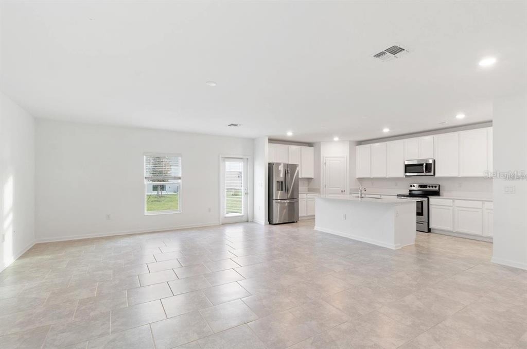 1028 Holden Way - Photo 2