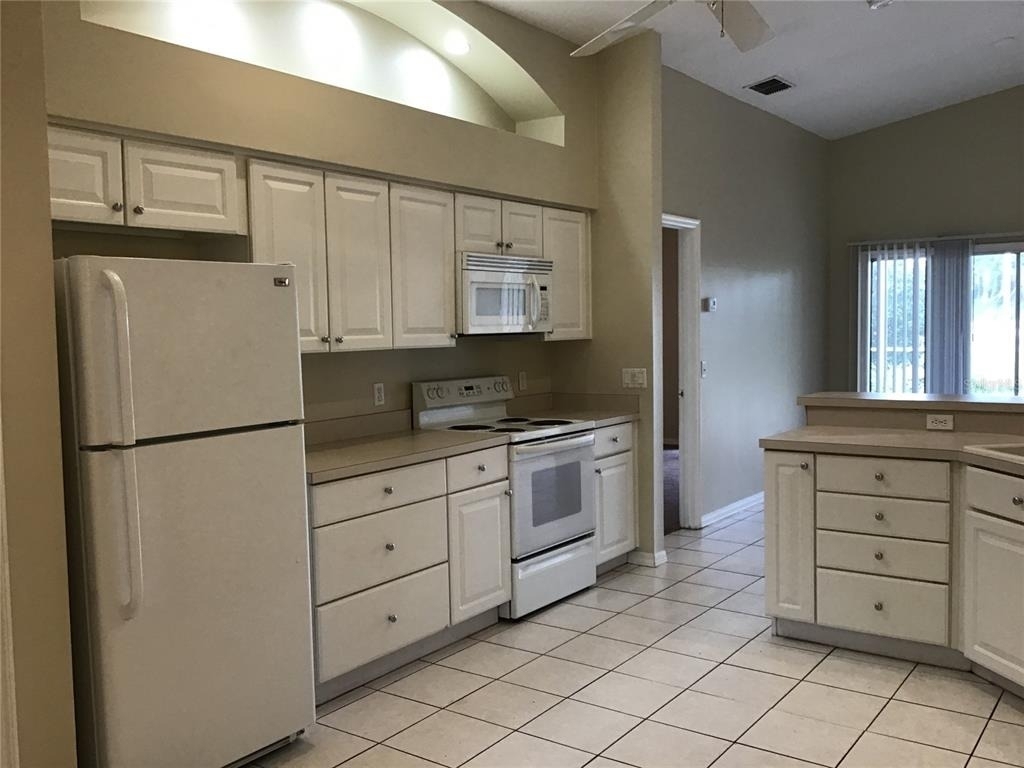 123 Harwood Circle - Photo 4
