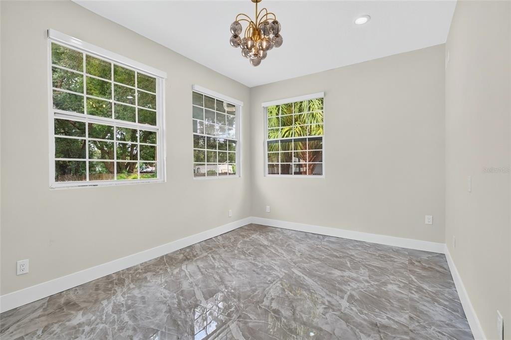 1905 W Burke Street - Photo 23