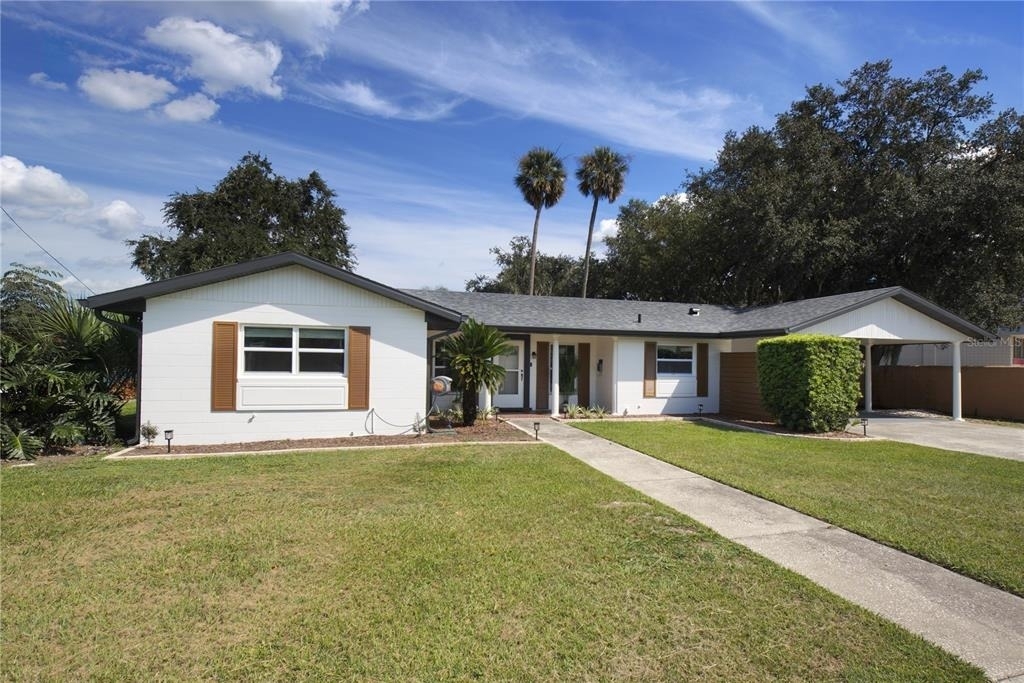 920 Orange Avenue - Photo 1