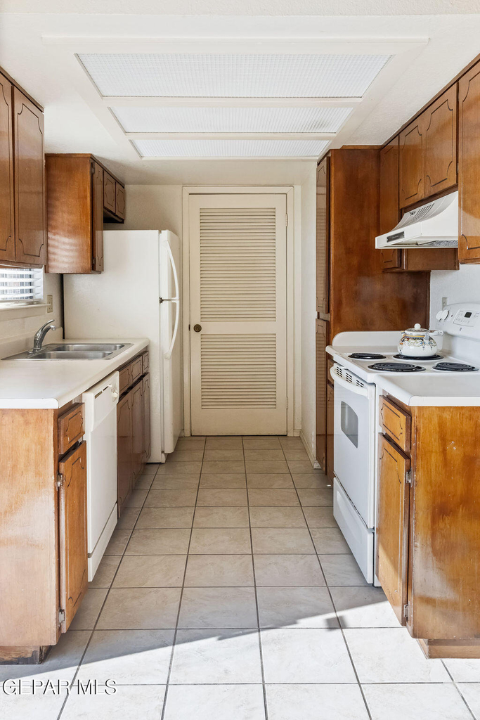 7045 Orizaba Avenue - Photo 13