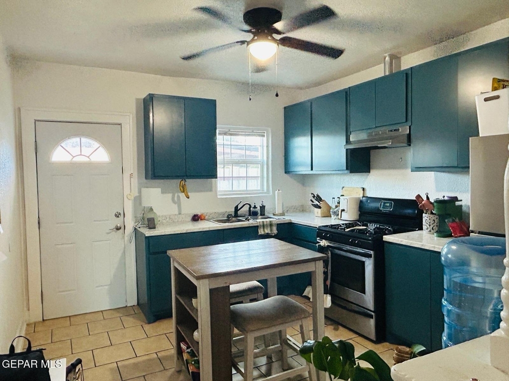116 Ne Davis Street - Photo 1