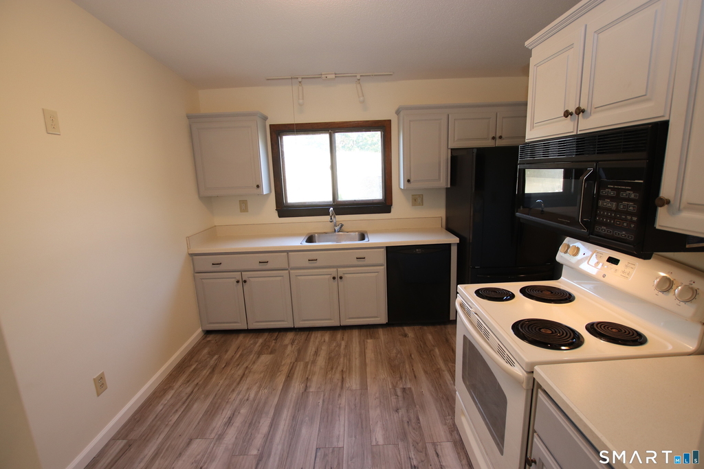 150 Webster Court - Photo 9
