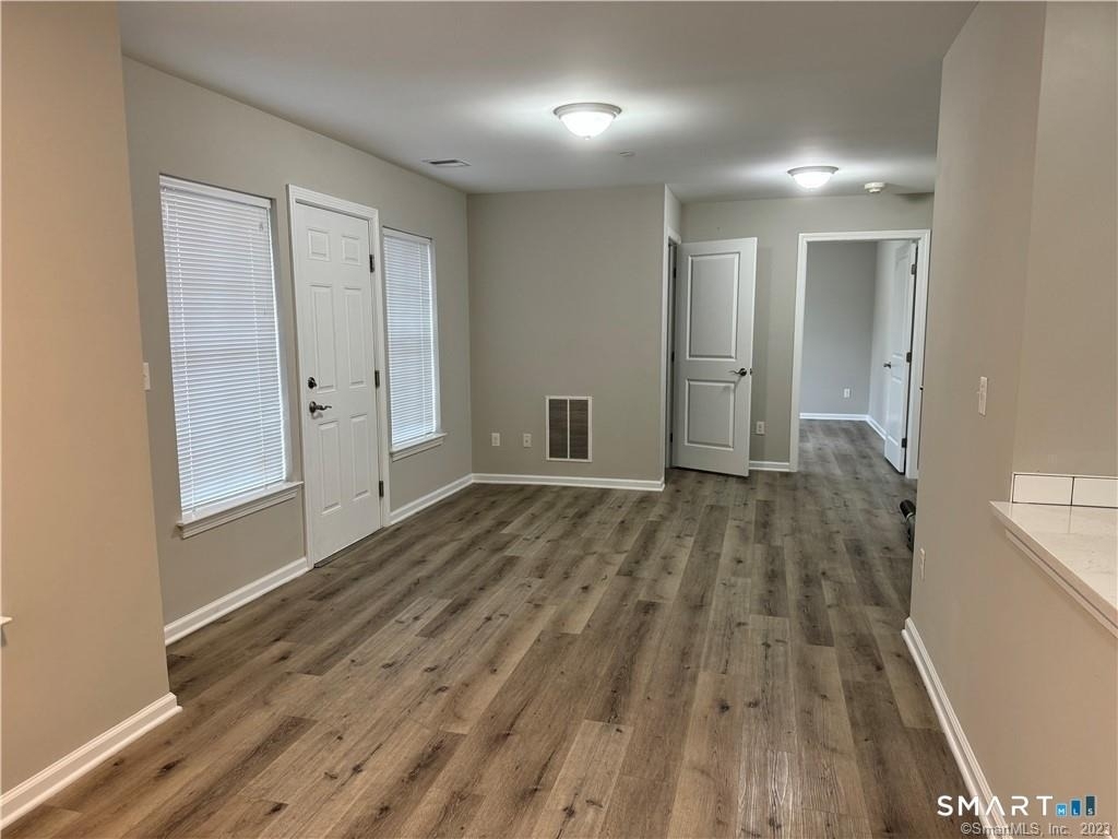 314 Bridgeport Avenue - Photo 5