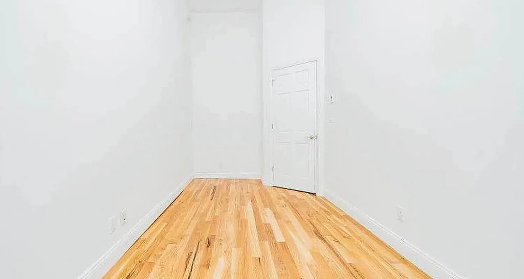 295 Wyckoff Avenue - Photo 8