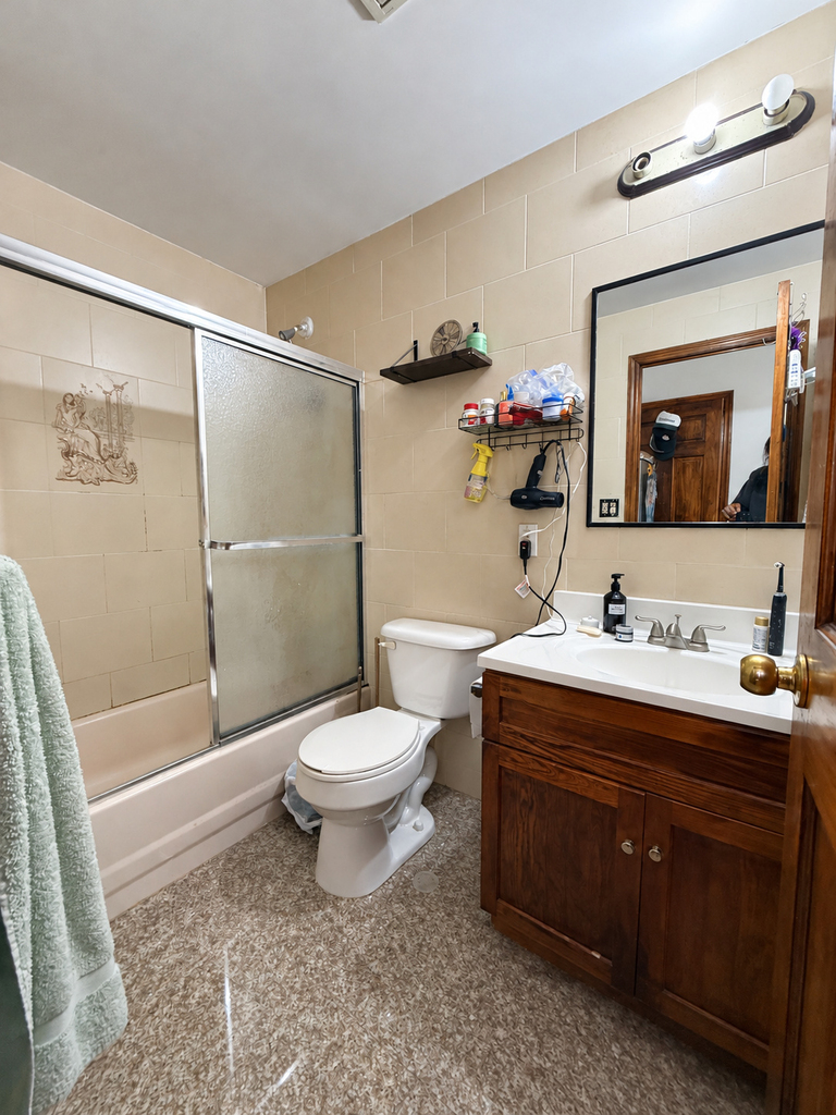 323 Nostrand Avenue - Photo 2