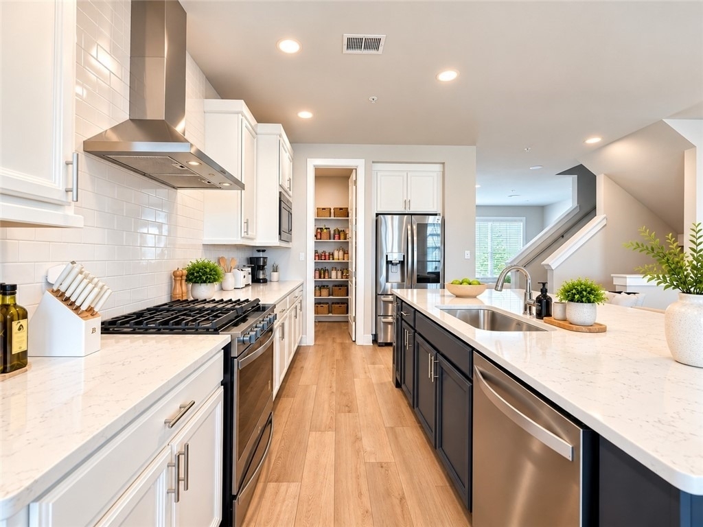 312 E Lake St - Photo 4