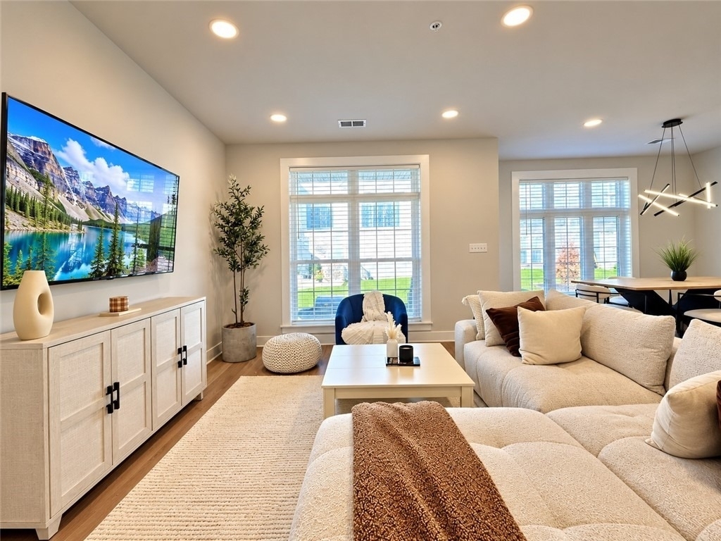 312 E Lake St - Photo 8