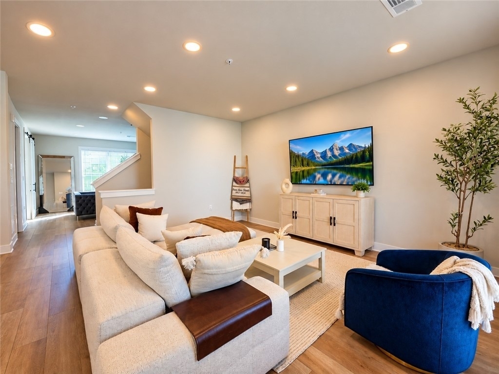 312 E Lake St - Photo 9
