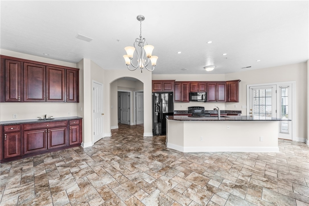216 Adams Pointe Blvd - Photo 8
