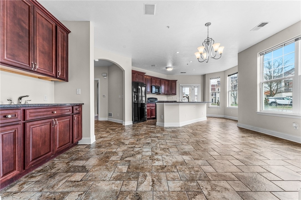 216 Adams Pointe Blvd - Photo 6