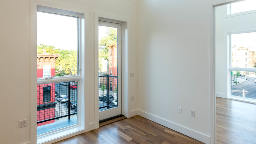182 Malcolm X Blvd - Photo 4
