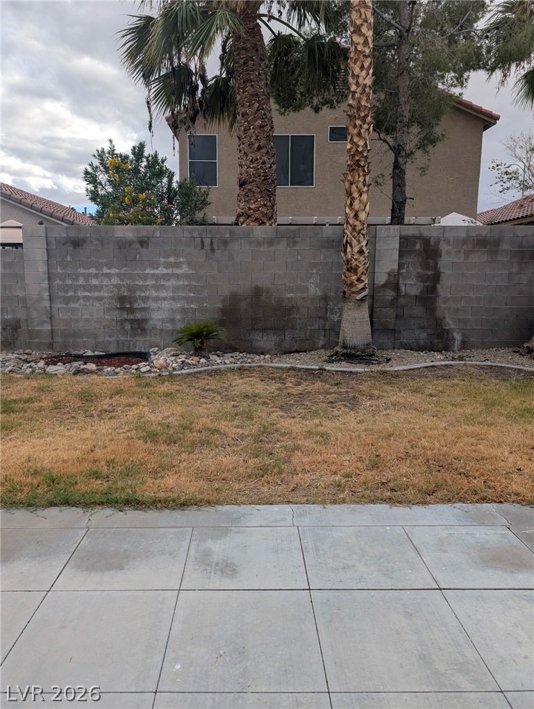 8613 Hidden Pines Avenue - Photo 2