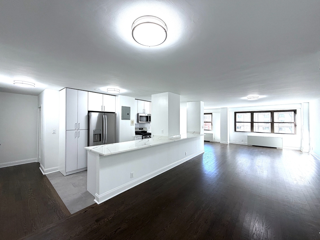East 89th Street - Photo 0