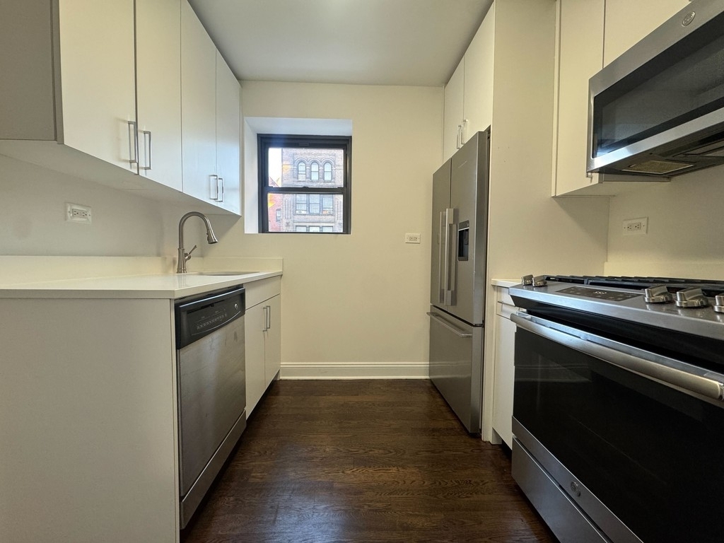2BR in Gramercy - Photo 4