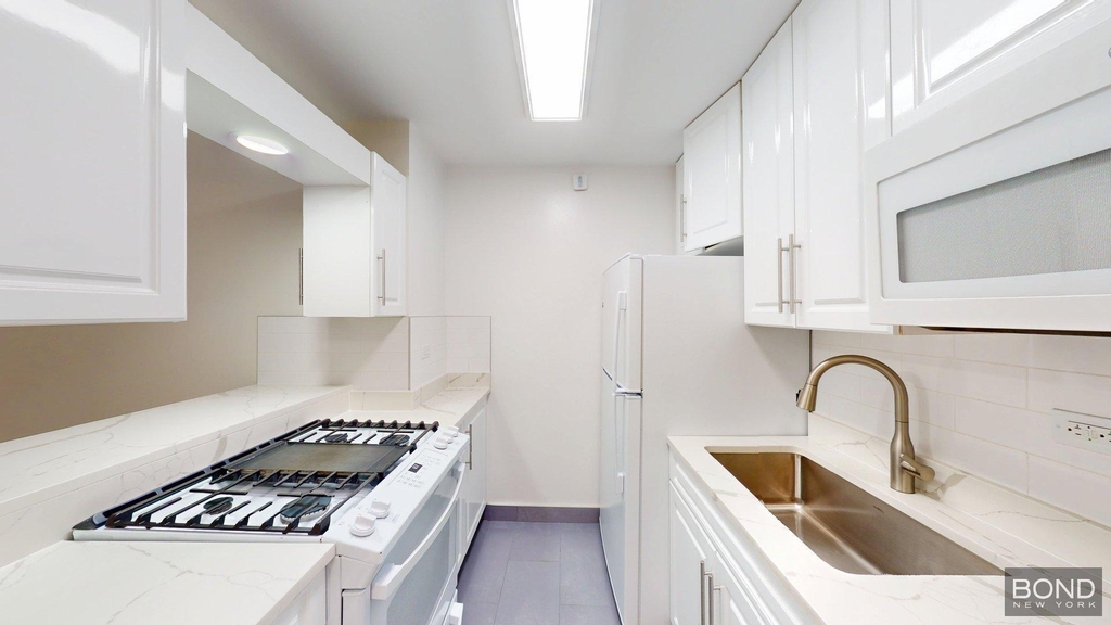  East 71st Street - Photo 1