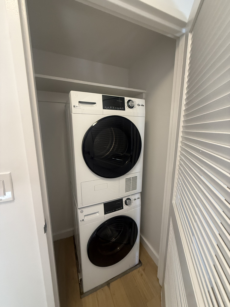 222 East 39th Street - Photo 6