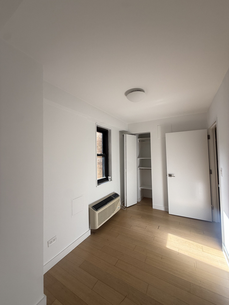 222 East 39th Street - Photo 14
