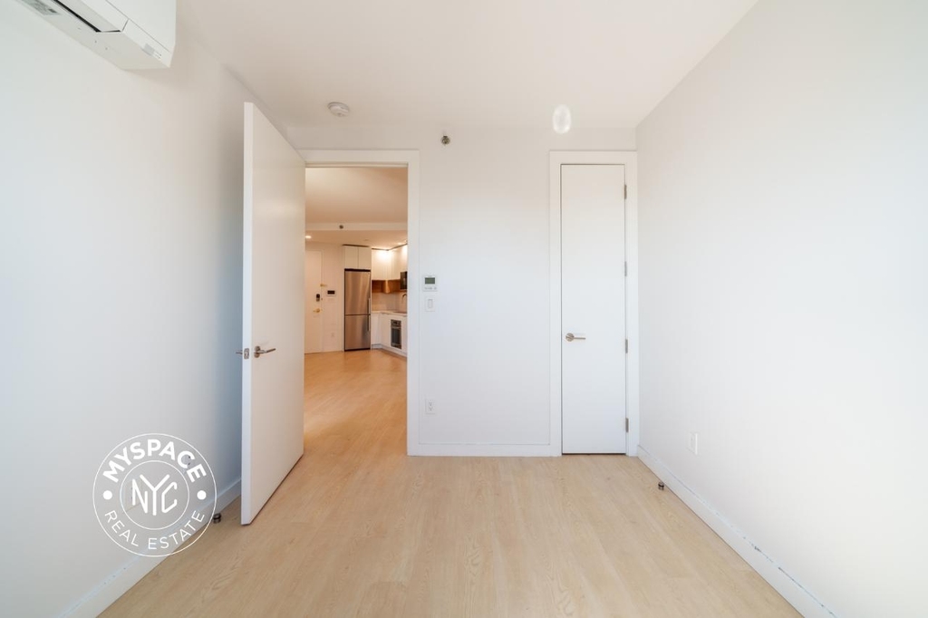 280 Meeker Avenue - Photo 10