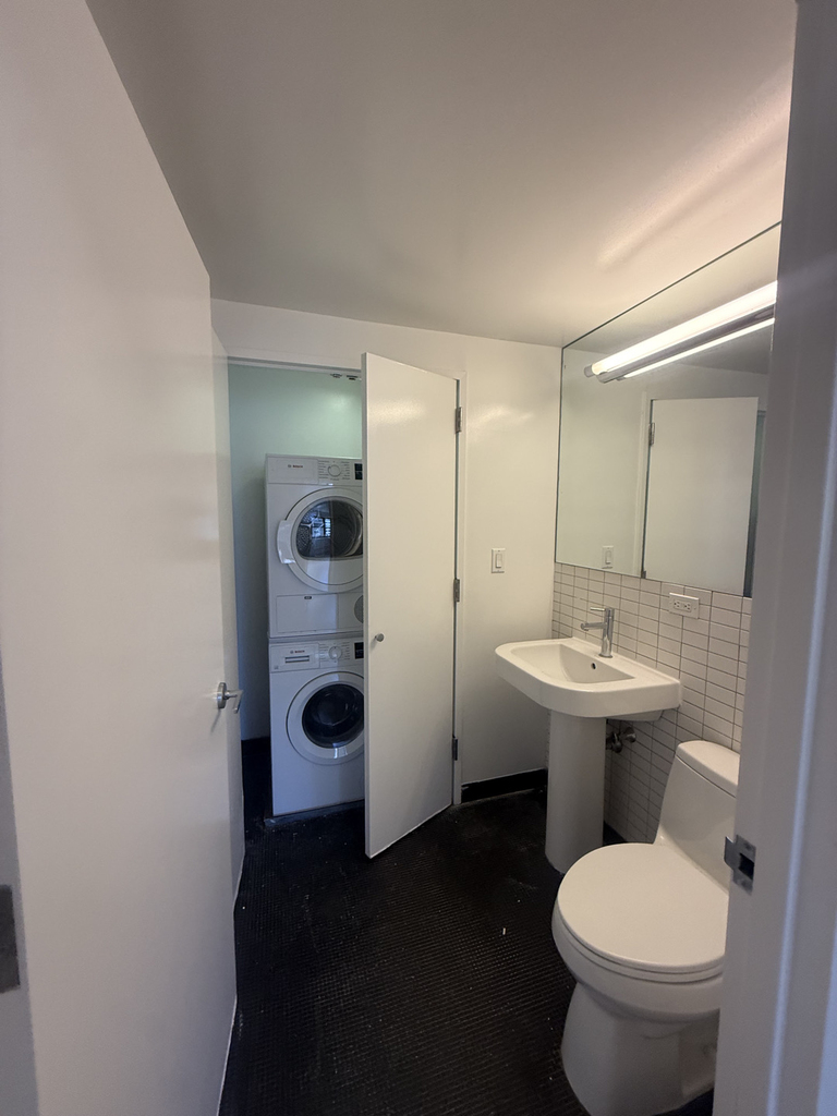 222 East 39th Street - Photo 5