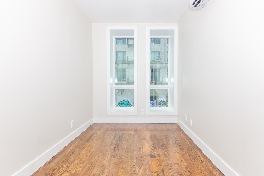 85 Graham Avenue - Photo 6