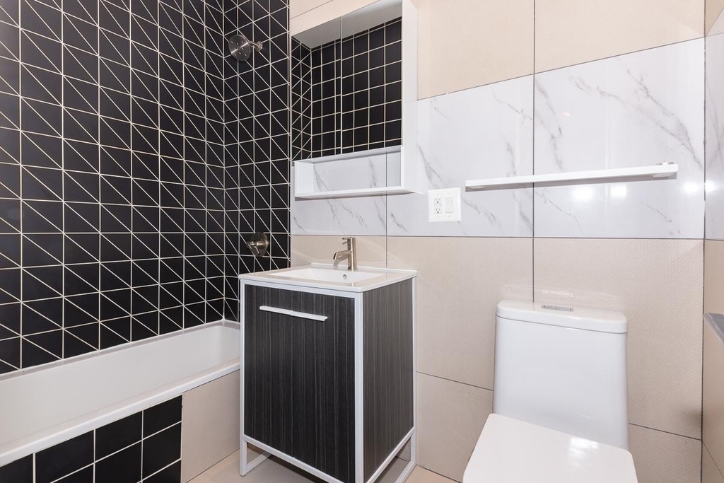 85 Graham Avenue - Photo 8