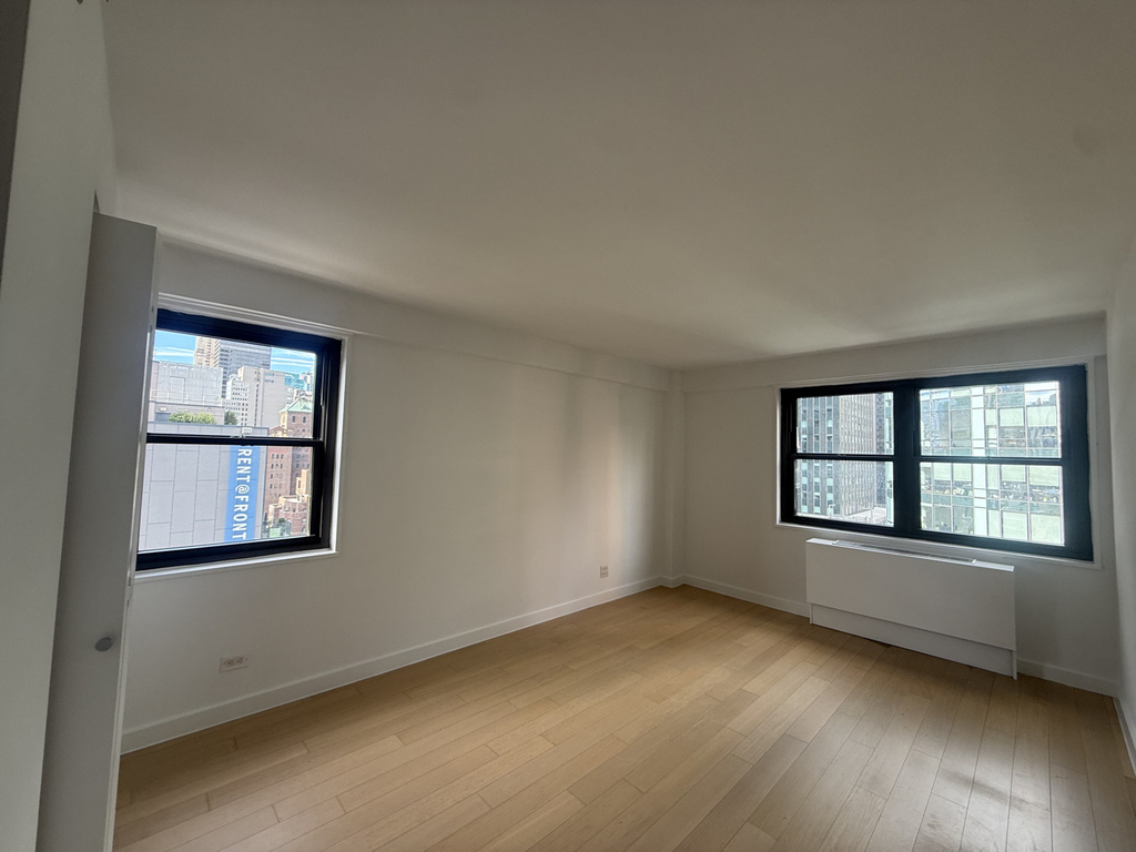 222 East 39th Street - Photo 6