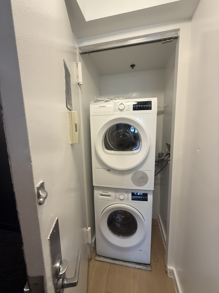 222 East 39th Street - Photo 5