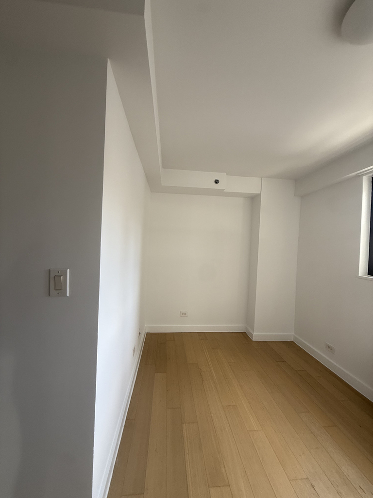 222 East 39th Street - Photo 8