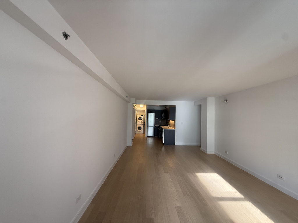 222 East 39th Street - Photo 1